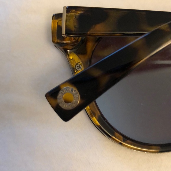 American Eagle tortoise reflective blue sunglasses - Picture 3 of 3